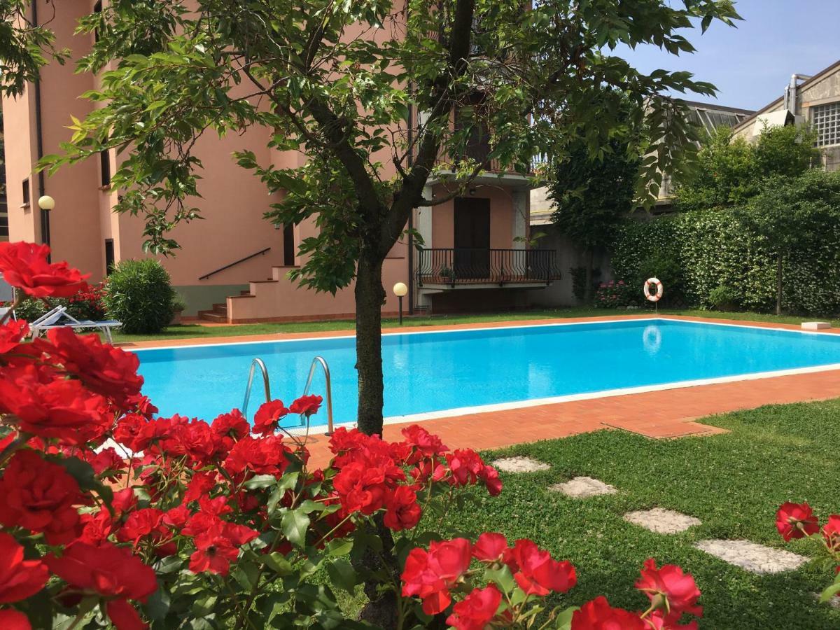 Indesenzano Apartment Desenzano del Garda Exterior foto